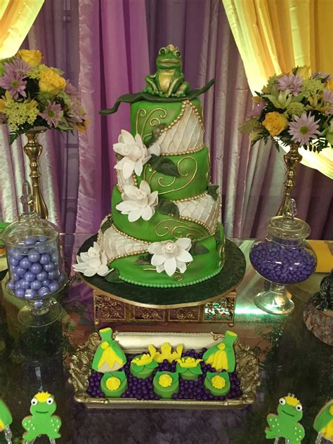 Oct 28, 2017 - Explore Pat Korn's board "Disney's The Princess and the Frog Cakes", followed by 4,944 people on Pinterest. . Princess and the frog theme quince